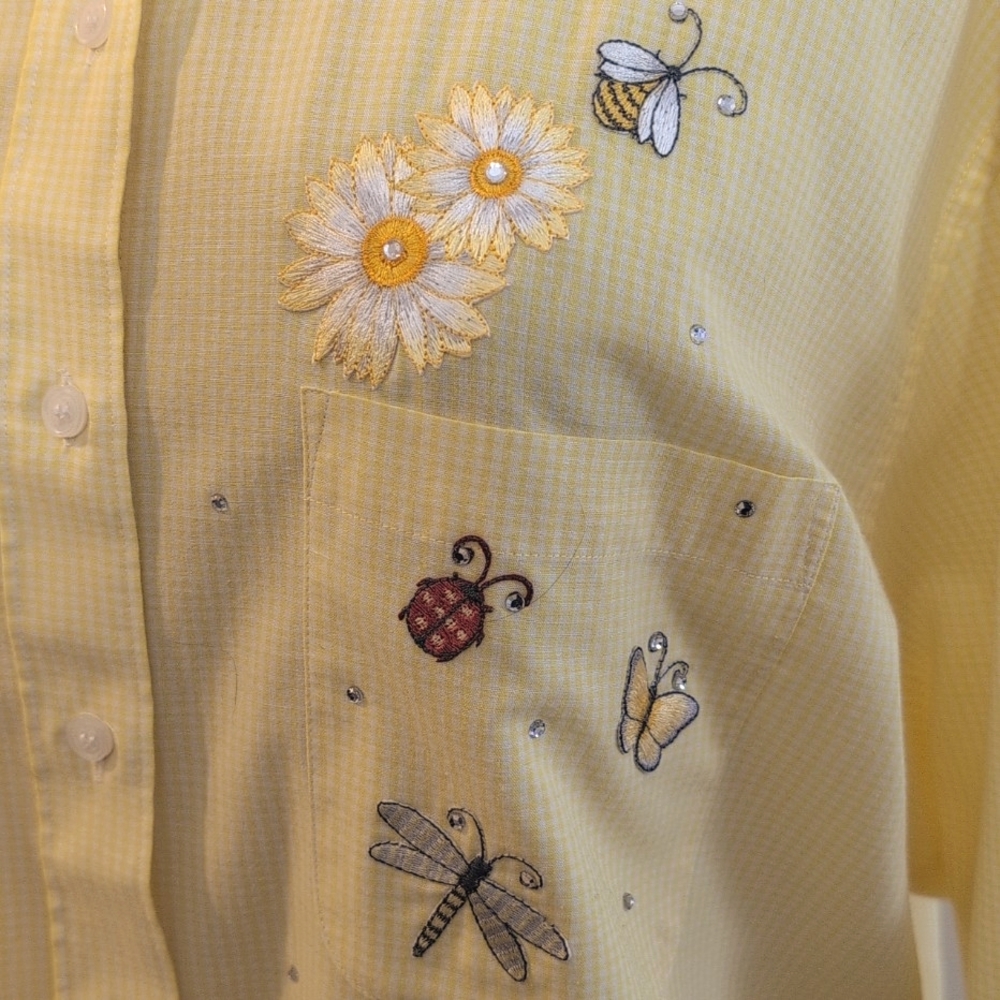 Vintage Gingham button up embroidered ladybugs, flowers, bees, dragonflies. PXL. - Picture 8 of 11